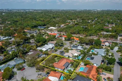 5721 SW 58th Place South Miami FL 33143