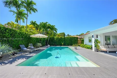 5721 SW 58th Place South Miami FL 33143