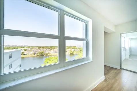 3301 Spanish Moss Terrace Lauderhill FL 33319