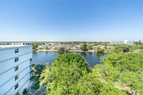 3301 Spanish Moss Terrace Lauderhill FL 33319