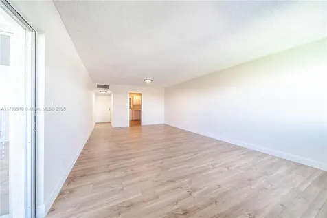 3301 Spanish Moss Terrace Lauderhill FL 33319