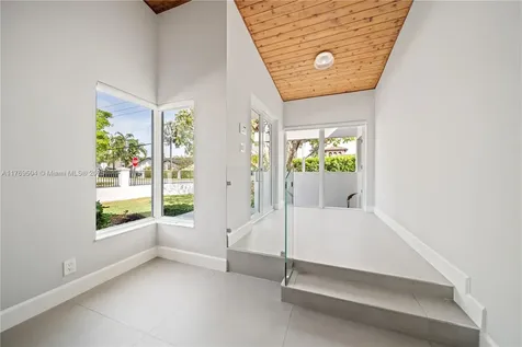 6881 SW 94th Avenue Miami FL 33173