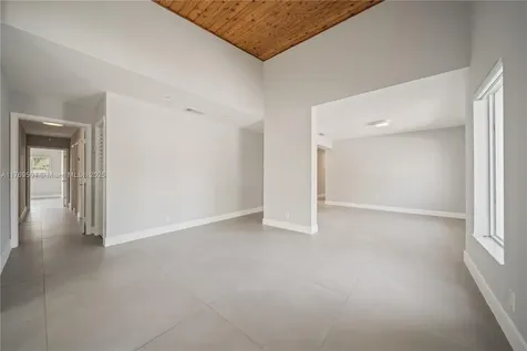 6881 SW 94th Avenue Miami FL 33173