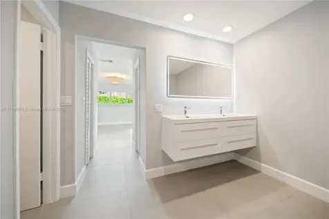 6881 SW 94th Avenue Miami FL 33173