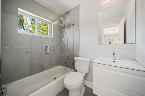 6881 SW 94th Avenue Miami FL 33173