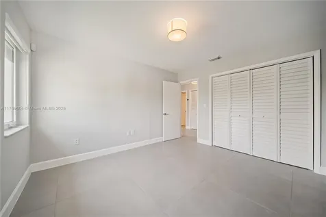 6881 SW 94th Avenue Miami FL 33173