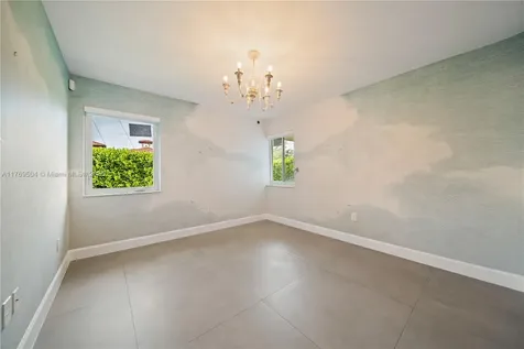 6881 SW 94th Avenue Miami FL 33173