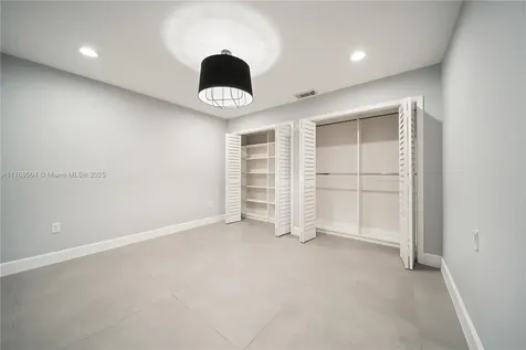 6881 SW 94th Avenue Miami FL 33173