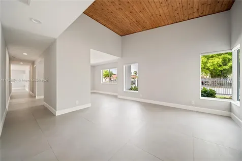 6881 SW 94th Avenue Miami FL 33173