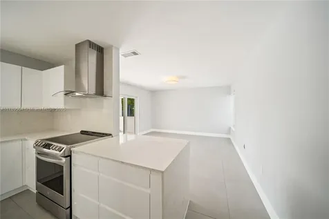 6881 SW 94th Avenue Miami FL 33173