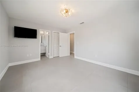 6881 SW 94th Avenue Miami FL 33173