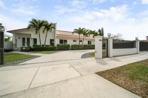 6881 SW 94th Avenue Miami FL 33173