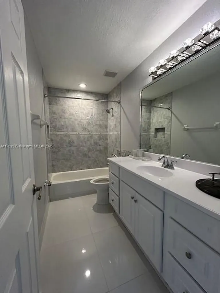 10261 NW 54th Place Coral Springs FL 33076