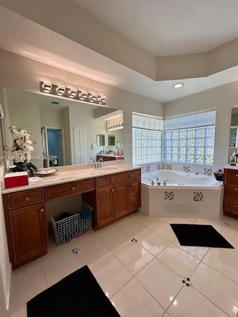 10261 NW 54th Place Coral Springs FL 33076