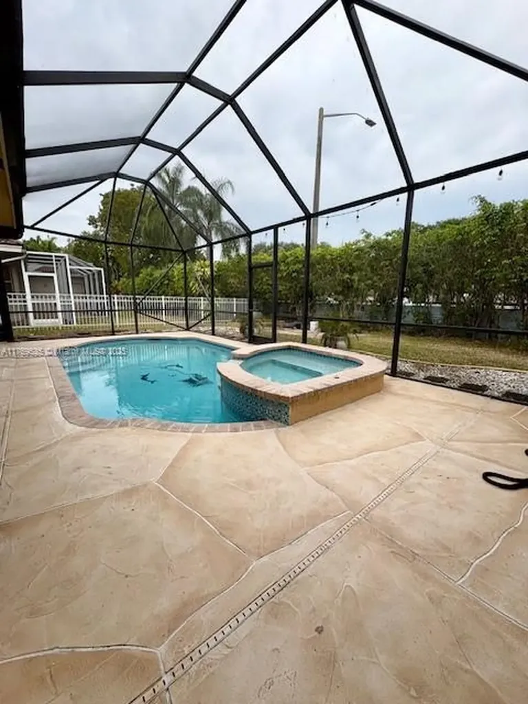 10261 NW 54th Place Coral Springs FL 33076