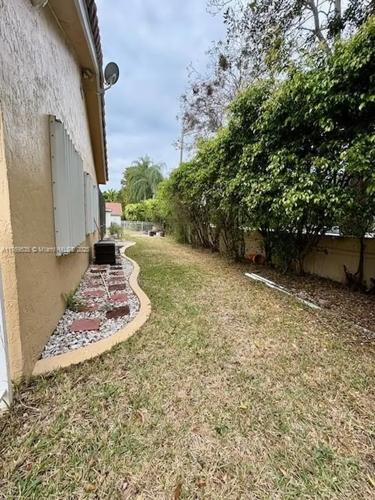 10261 NW 54th Place Coral Springs FL 33076