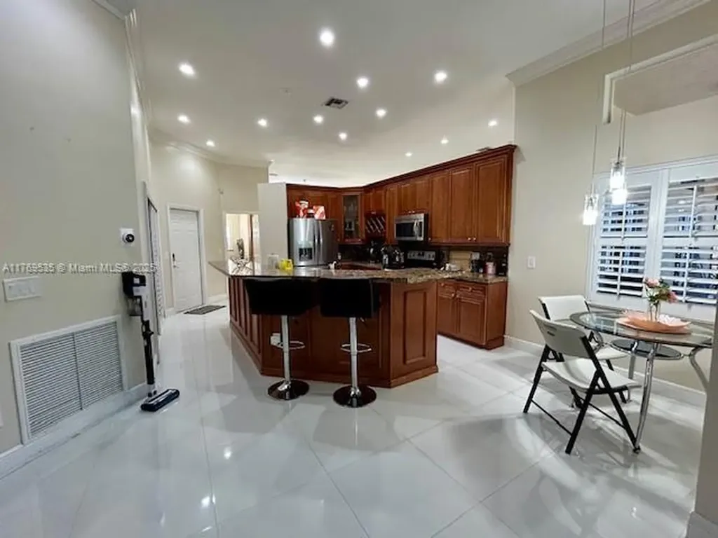 10261 NW 54th Place Coral Springs FL 33076