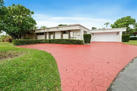 5203 Yellow Pine Lane Tamarac FL 33319