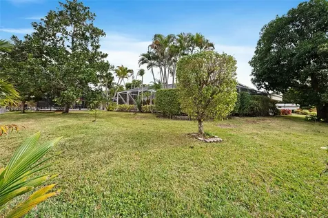 5203 Yellow Pine Lane Tamarac FL 33319
