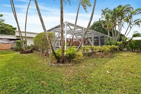 5203 Yellow Pine Lane Tamarac FL 33319