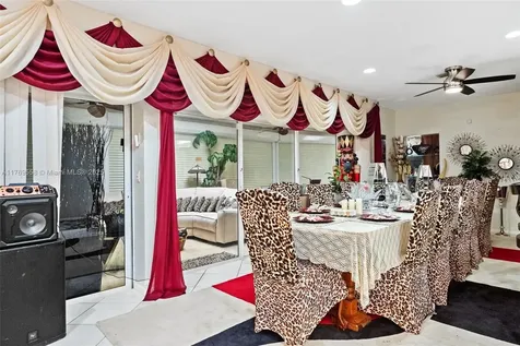 5203 Yellow Pine Lane Tamarac FL 33319