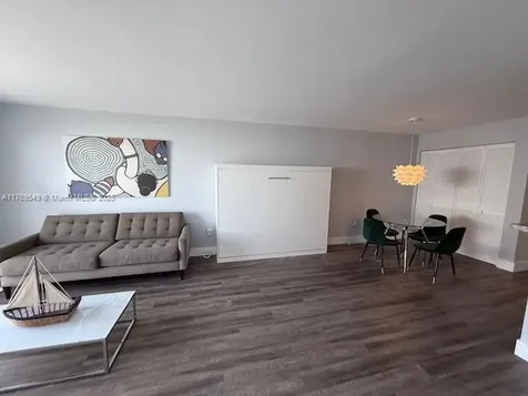 1615 Meridian Avenue Miami Beach FL 33139
