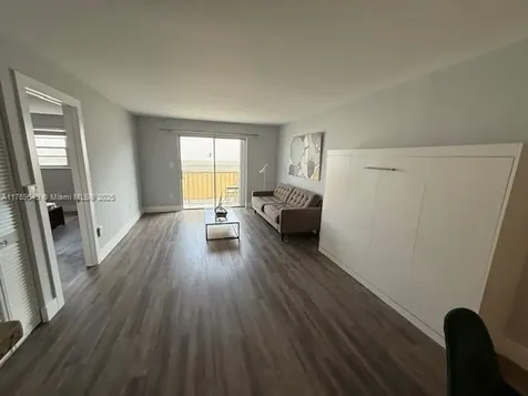 1615 Meridian Avenue Miami Beach FL 33139