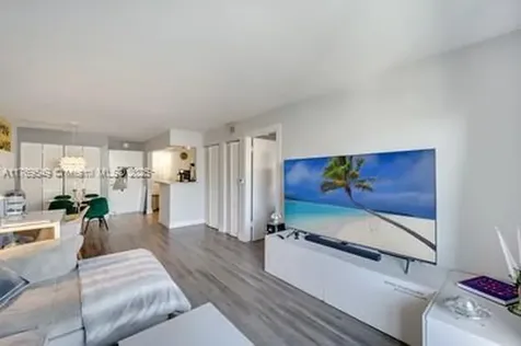 1615 Meridian Avenue Miami Beach FL 33139