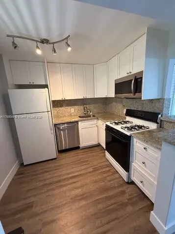 1615 Meridian Avenue Miami Beach FL 33139