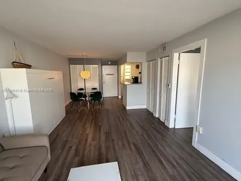1615 Meridian Avenue Miami Beach FL 33139
