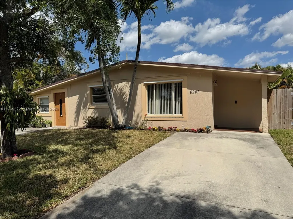 6241 SW 37th Court Davie FL 33314