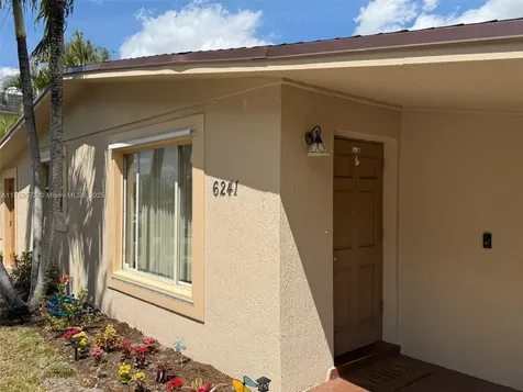 6241 SW 37th Court Davie FL 33314