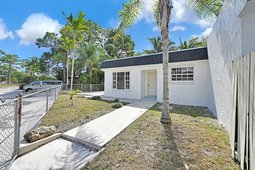 20908 NW 39th Avenue Miami Gardens FL 33055