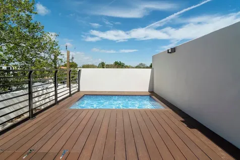 1635 E Broward Boulevard Fort Lauderdale FL 33301