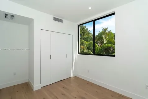 1635 E Broward Boulevard Fort Lauderdale FL 33301