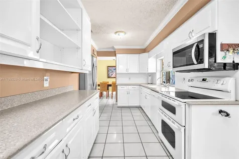 700 NW 88th Terrace Pembroke Pines FL 33024