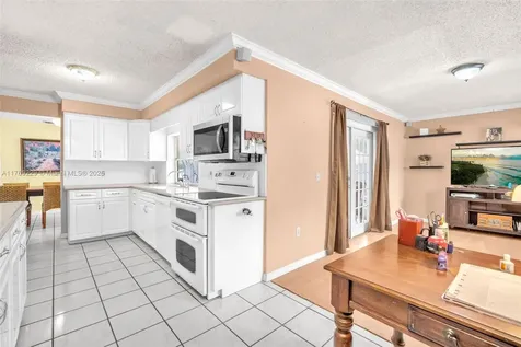 700 NW 88th Terrace Pembroke Pines FL 33024