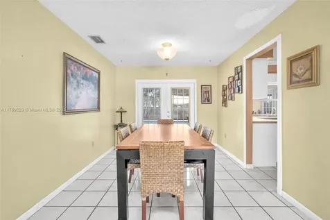 700 NW 88th Terrace Pembroke Pines FL 33024