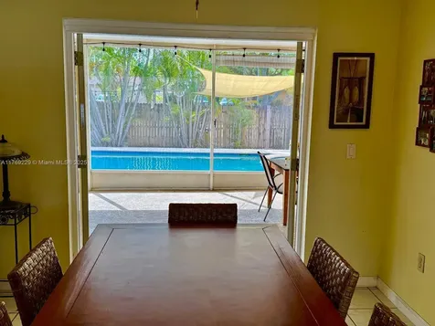 700 NW 88th Terrace Pembroke Pines FL 33024