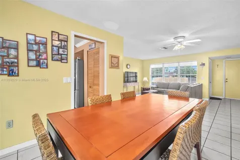 700 NW 88th Terrace Pembroke Pines FL 33024