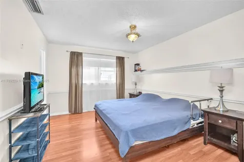 700 NW 88th Terrace Pembroke Pines FL 33024