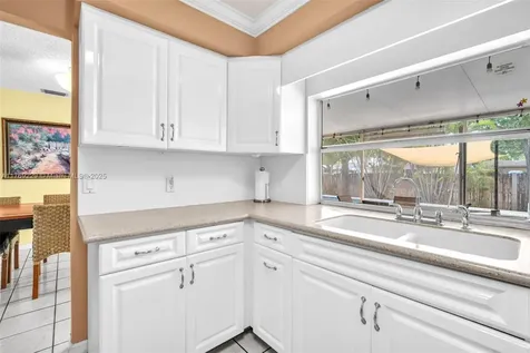 700 NW 88th Terrace Pembroke Pines FL 33024
