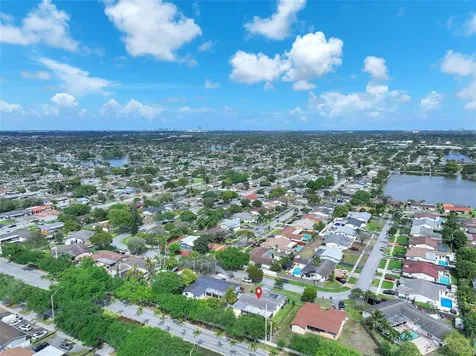 700 NW 88th Terrace Pembroke Pines FL 33024