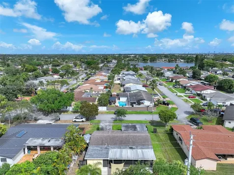 700 NW 88th Terrace Pembroke Pines FL 33024