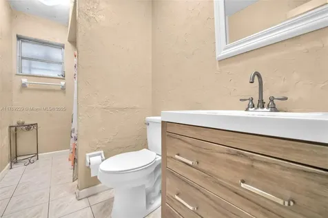 700 NW 88th Terrace Pembroke Pines FL 33024