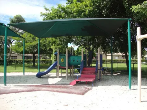 700 NW 88th Terrace Pembroke Pines FL 33024