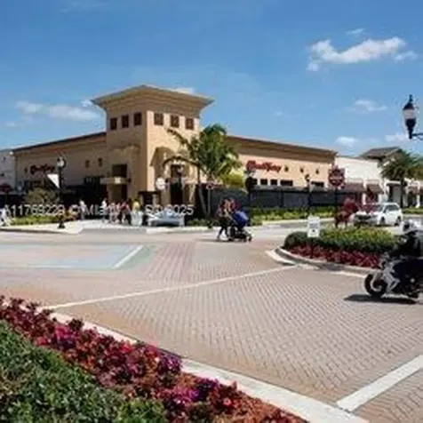 700 NW 88th Terrace Pembroke Pines FL 33024