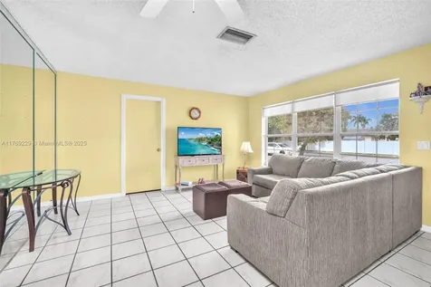 700 NW 88th Terrace Pembroke Pines FL 33024