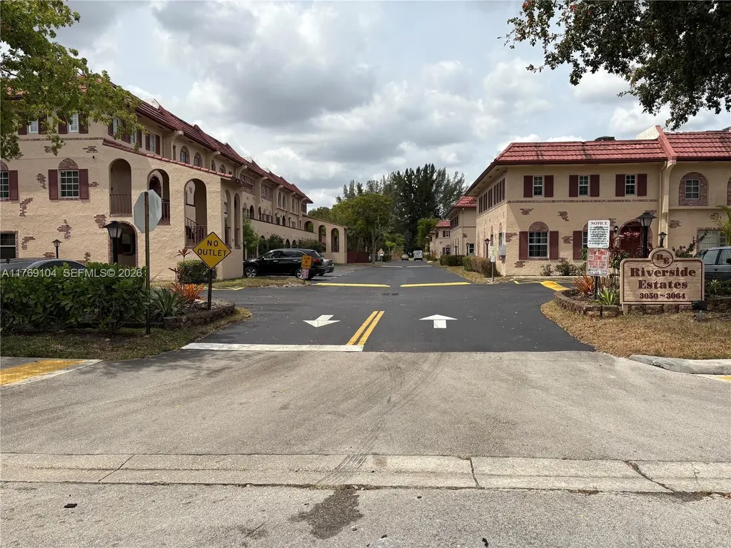 30XX Forest Hills Drive Coral Springs FL 33065