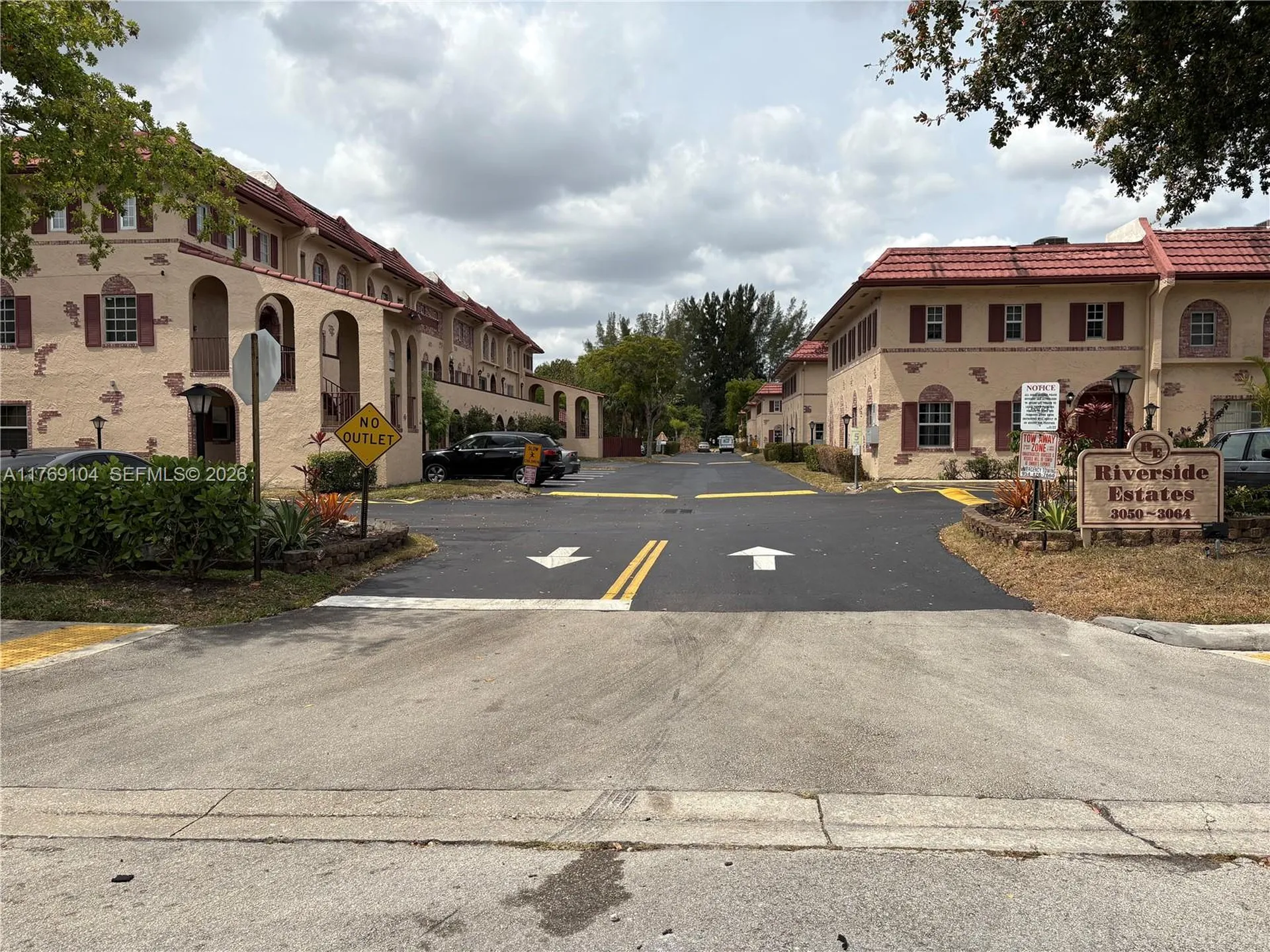 30XX Forest Hills Drive Coral Springs FL 33065